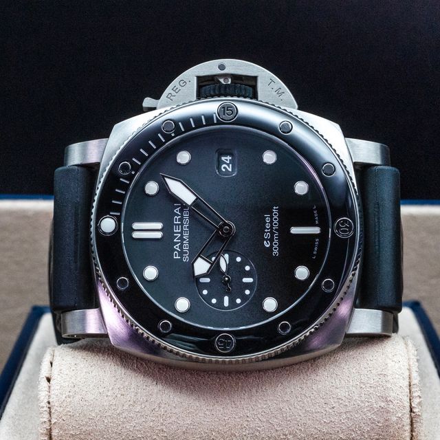 Panerai Submersible QuarantaQuattro PAM01288 Image 2
